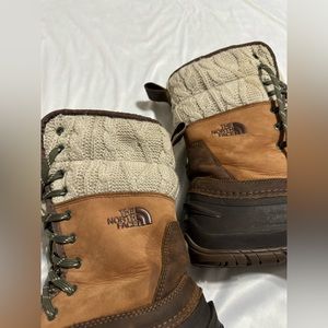 The North Face Women’s SZ 9 Winter Boots